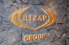 RIZAP Group sign and logo
